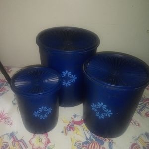Tupperware Kitchen - Vintage Tupperware Containers(3) Tupperware Kitchen - Vintage Tupperware Containers(3)